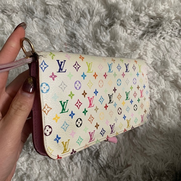 Limited edition Louis Vuitton wallet - Picture 2 of 9